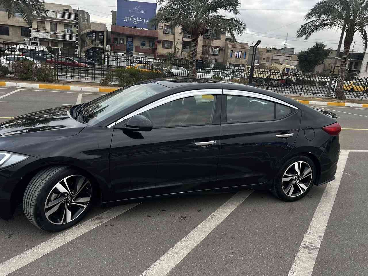 سلام عليكم سياره النترا موديل 2017 لون اسود للبيع مكينه 2000 دوش رقم سليمانيه سعر السيار 117$ وبيه مجال حك الجيه السياره ليبر واحد تبديل فقط قبق الجنطه مكان السياره بغداد حي العامل للتواصل ***********
