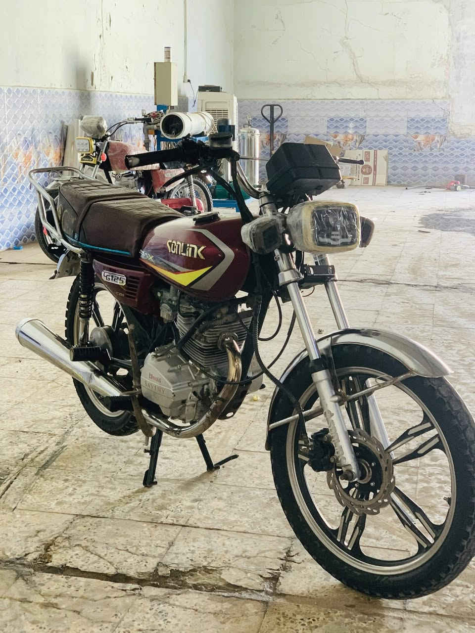 الاسلام عليكم دراجة سافان 2020.   محرك مامفتوح. اوراق كاملة  كهربايات شغالة   السعر 470.  مكاني واسط الصويرة ***********
