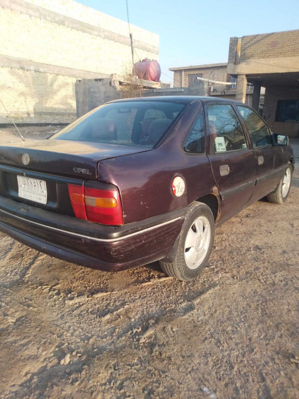 للبيع اوبل فيكترا موديل 1993محرك 2000 كير اوتوماتيك ويل كب 15 تخم تاير خمسه استد  الكهربائيات كله شغاله شرط التحويل رقم بغداد السعر43وبيهة مجال قليل بدون صبغ بدون اخياس ***********
***********
