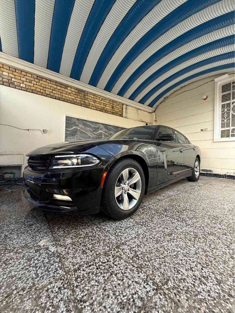 السلام عليكم جارجر موديل 2017 اصل رقم اربيل تحويل مباشر سياره وارد كندي بدون حادث مواصفات sxt بلاص 
سياره جاهزه تخم تاير حداديه مكينه كير كله كفاله 
مواصفات سياره 
كسنات كهرباء 
فتحه سقف 
ويل كب 18 
كشنات تدفئه 
كشافات زنون 
مكان السياره ناصريه مركز 
رقم الهاتف *********** ناصرية, ذي قار
