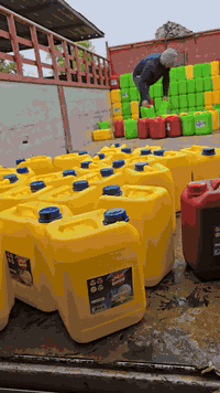 زاهي درجه اولى
ضمان رغوه عطر ثخن 
يوجد توصيل لجميع المحافظات 
بأسعار مناسبه 
***********
***********
