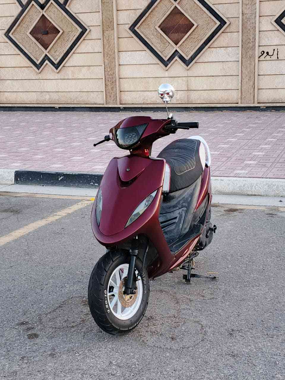 دراجة ماكس عدله 
لون ماروني اربع ولفات
نضافه 100‎%‎ شلعه معدل كل الكهربائيات شغاله
سعر 650
مكان كربلاء حي الموظفين ‭0774 930 9063‬
