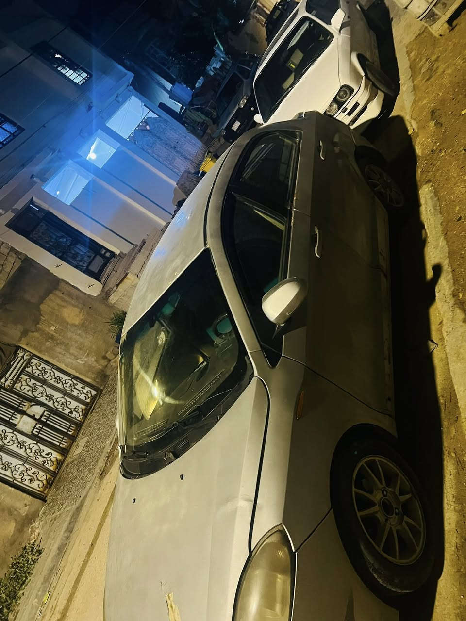 السلام عليكم شباب سياره للبيع شيرين فلاوين مديل 13 مكينه جديد كيرها جديد حداديه تعبانه تبريد ناقص بوري بس شغال تبريدهه سياره كوم حديد فقط بس راعي سياره حره مو قصاد متهيه 2018 سياره شغال ترايهه حلوه كهربائيه شغاله بس كيلو متر ماشغال يرادله حساس سعر ب 18 بيهه مجال قليل الرقم *********** مكان بصره
