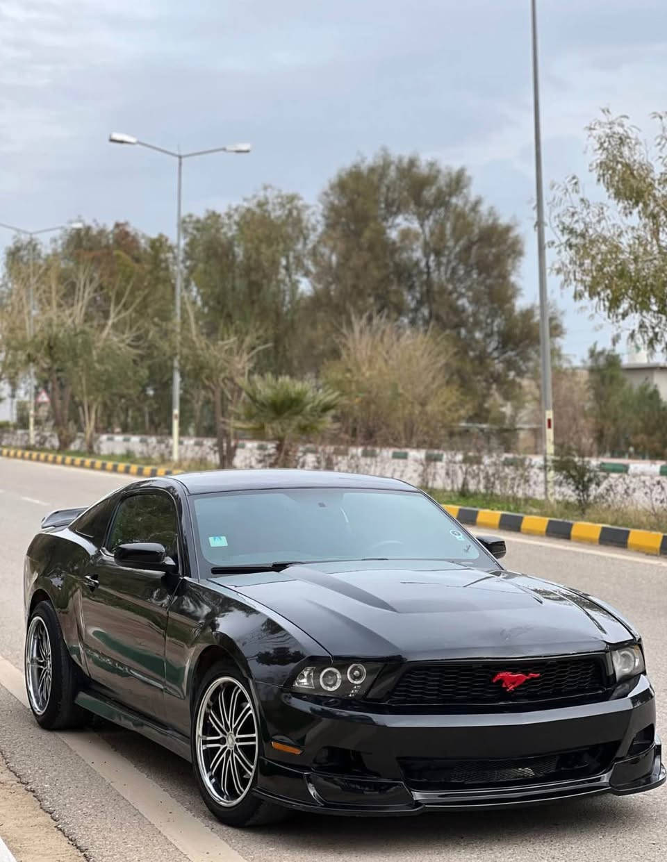 فرۆشتن 
مۆستانگ دوبەی ساخ 
مەکینە مەرخوب ٣.٧ 
گێج لیزەر 
گێڕ تۆماتیک
لەحیە RTR 
لایت عەدەسە و لیزەر
ساڵۆنسای بیلاد سیستەم و ستیل سەوتی تایبەت
گێر و مەکینە و ئەکسل و سەدر و پاوەر و کارەبای بەشەرت 
بەنزین زیاد لەحەد کەم دەخوا 
تایەو ویلی تازە
مشتەریت تەلەفون بکە لە خزمەتام
*********** سەیارەکە لە سلێمانیە كالار, السليمانية
