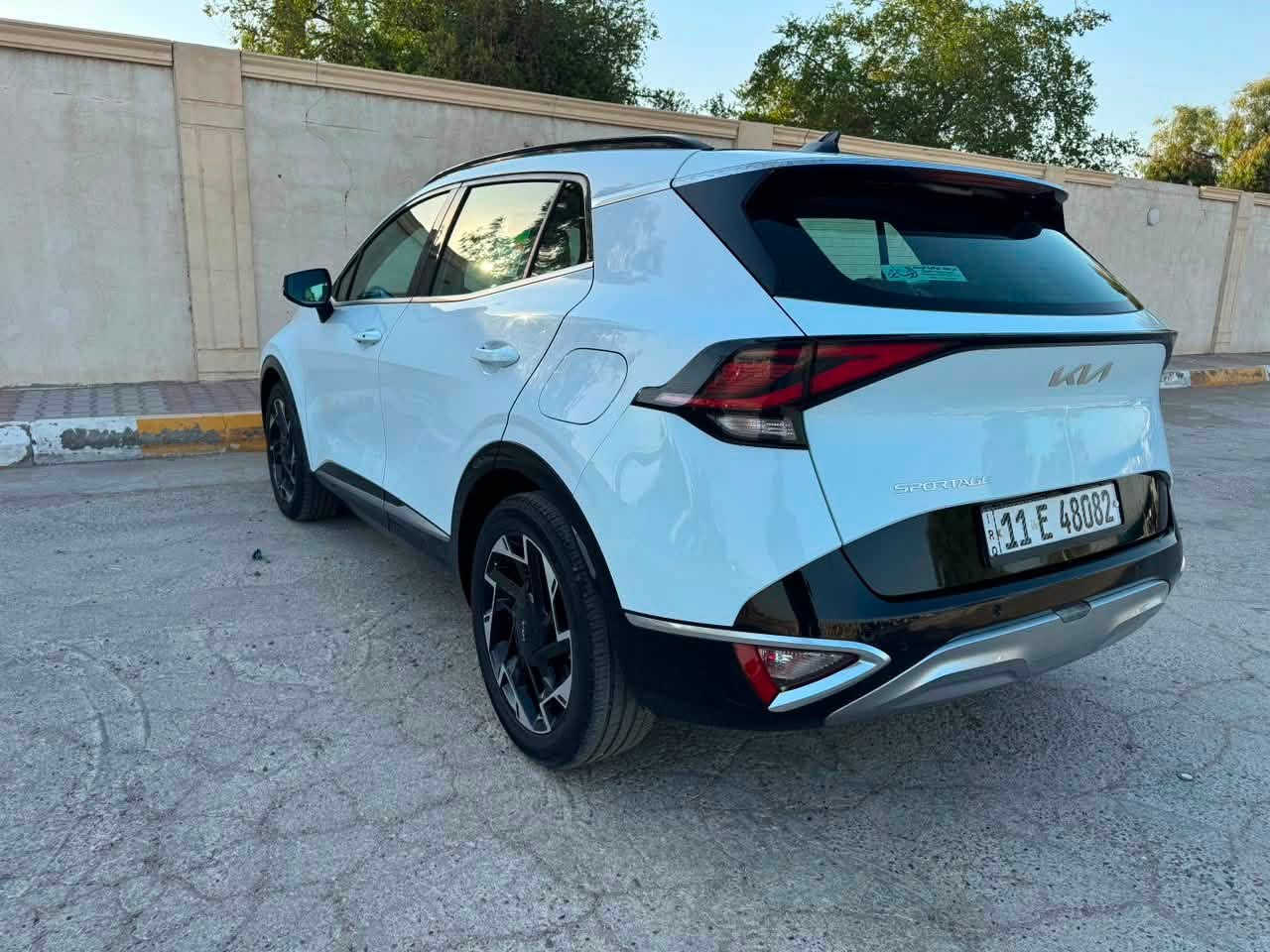 ﷽

كيا سبورتج خليجي 
فول مواصفات 1/1 
ضمان الدوليه 

                               Kia Sportage 2023 
ماشيه 54 الف
✨ التفاصيل والمواصفات الكاملة:

بانورما سقف اسود على طول السقف

مقاعد الامامي تبريد 

مقاعد الامامي تدفئه ( هيتر )،

ستيرن تدفئه ( هيتر ) 

رادار جانبي بالمرايه الجانبيه مع تحذير صوتي

نظام استشعار الحركة عند فتح الابواب

نظام شحن واير ليس

ايرباك عدد ٦

نظام الاناره الامامي (Boomerang LED DRLs)

الشاشة الاماميه البانورامية المنحنية Curved Panoramic Display

حساسات امامي وخلفي 360 درجه

مقاعد الامامي كهربائي

صندوق الخلفي كهربائي

تحكمات ستيرن كامل

مرايا الجانبيه شفط

كامره خلفيه دواره مع عدة اختيارات للتصوير

كير رياضي على الستيرن (شفترات)

انظمه قياده متعدده مجهزه بالسياره

اوتو هولد توقف Auto hold 

بصمات شركة عدد 2 مع كتلوكات الشركة

📌 ملاحظه:⭐️
‎السياره مكفوله كفاله عامه 

‎(محرك، كير، كهربائيات) عل وضع الشركة 

سونارها موجود   
العنوان الكاضميه 

📞 التواصل عل رقم موبايل :/- ***********
