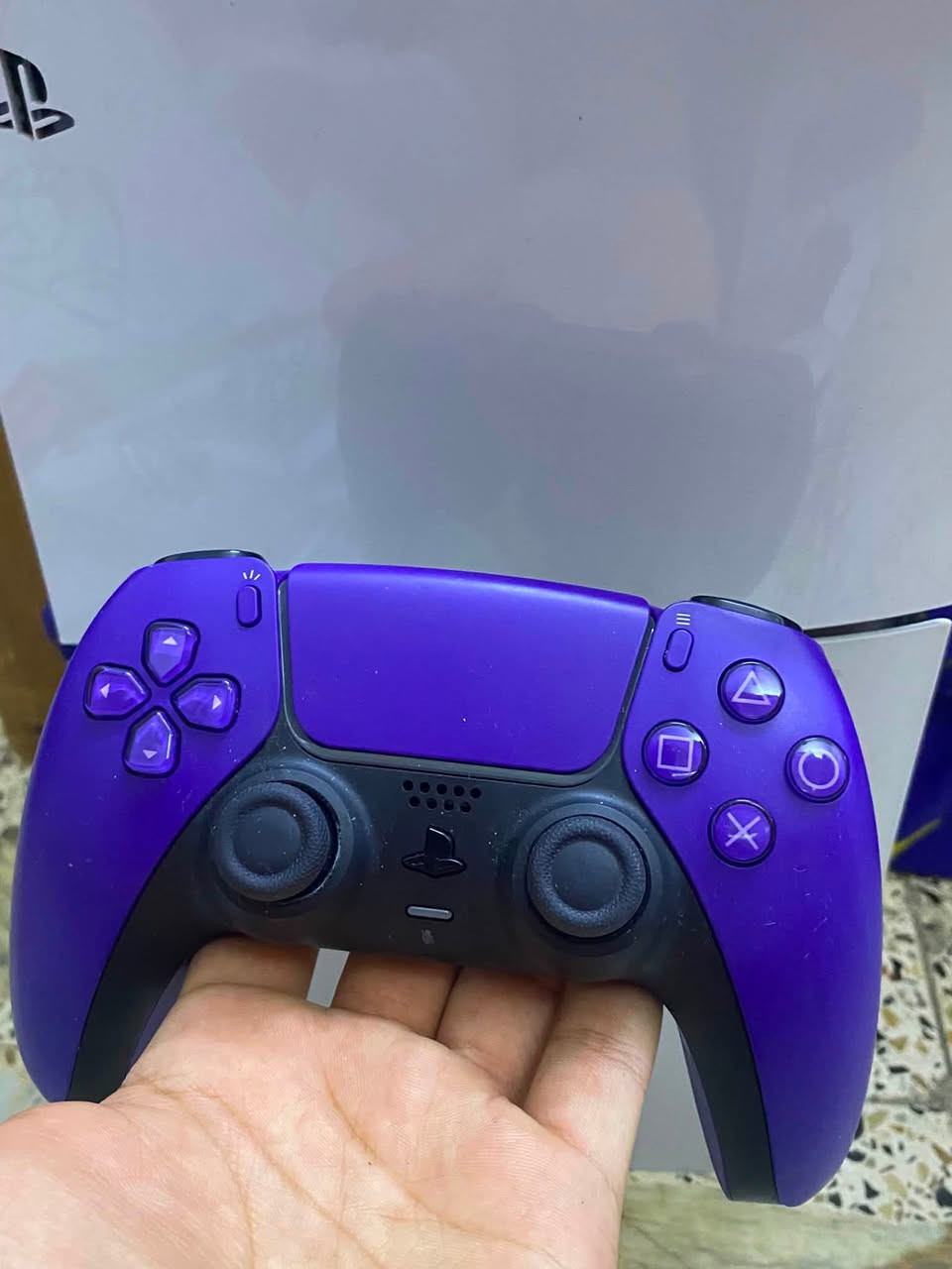 قيم و انطيني سعر
Ps5 سلم وياه 4 جويستكات 
***********
