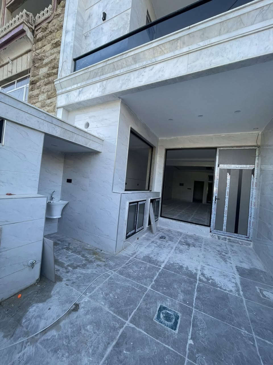 #منزلين زيرو للبيع في #حي هفالان

#المساحة: 100متر #مقابل حديقة
يتكوّن من:
 • 3غرف  نوم

للتواصل:
📞 اتصال: ***********
📱 واتساب: ***********

السعر متوفر عبر قناة التليگرام:
🔗 https://t.me/aqarathavalan

موقع شركة خطاب العقاري: قرب مطعم باب حارة
📍 اللوكيشن:
https://maps.google.com/?q=36.193382,44.049290

⸻
