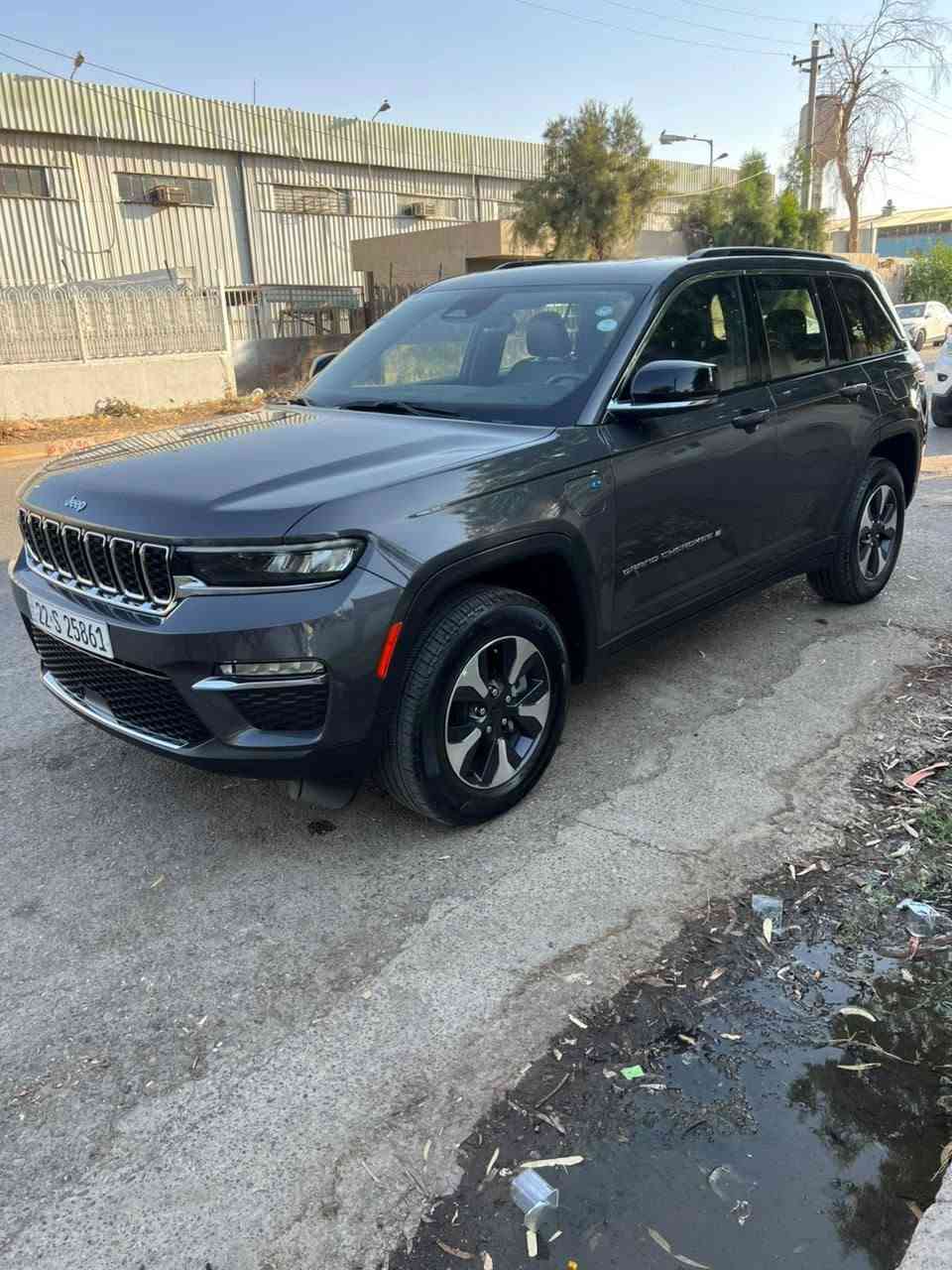 للبيع وماكو هيج سعر 310$ 
Jeep Grand Cherokehee 4xe Plug-in Hybrid 2024

جيب كراند شيروكي  هايبرد  

5 راكب ، هايبرد بانزين وشحن 

ماشية 40 الف ميل. بحالة الزيرو

رقم اربیل باسمي سنوية وهزه جديد. 

المواصفات :- 

5انضمة قياده 

تدفئة تبريد كشتات 

نضام سماعات هواي موصفات بيها  

فور ويل 4-4

٥ كامرا وحساسات خلفيه بريك).

كشنات جلد امامية تدفئة وتبريد وميموري.

تدفئة بالستيرن.

تبريد وتدفئة ٣ مناطق التحكم بيها منفصل ( السايق والراكب والخلف كل واحد وحد).

بردات خلفية.

تشغيل عن بعد .

شاحن واير ليس.

تحكم ستيرن كهرباء.

شاشة كبيرة.

5 مودات للقيادة مع off-road mode.

حساسات امامية وحساسات خلفية .

رادار امامي وخلفي وجانبي مع تنبيه نقاط عمية وبريك تلقائي 
 
الضرر
بابـ صایق

 مكان السيارة  اربیل

*********** واتساپ أربيل, العراق

