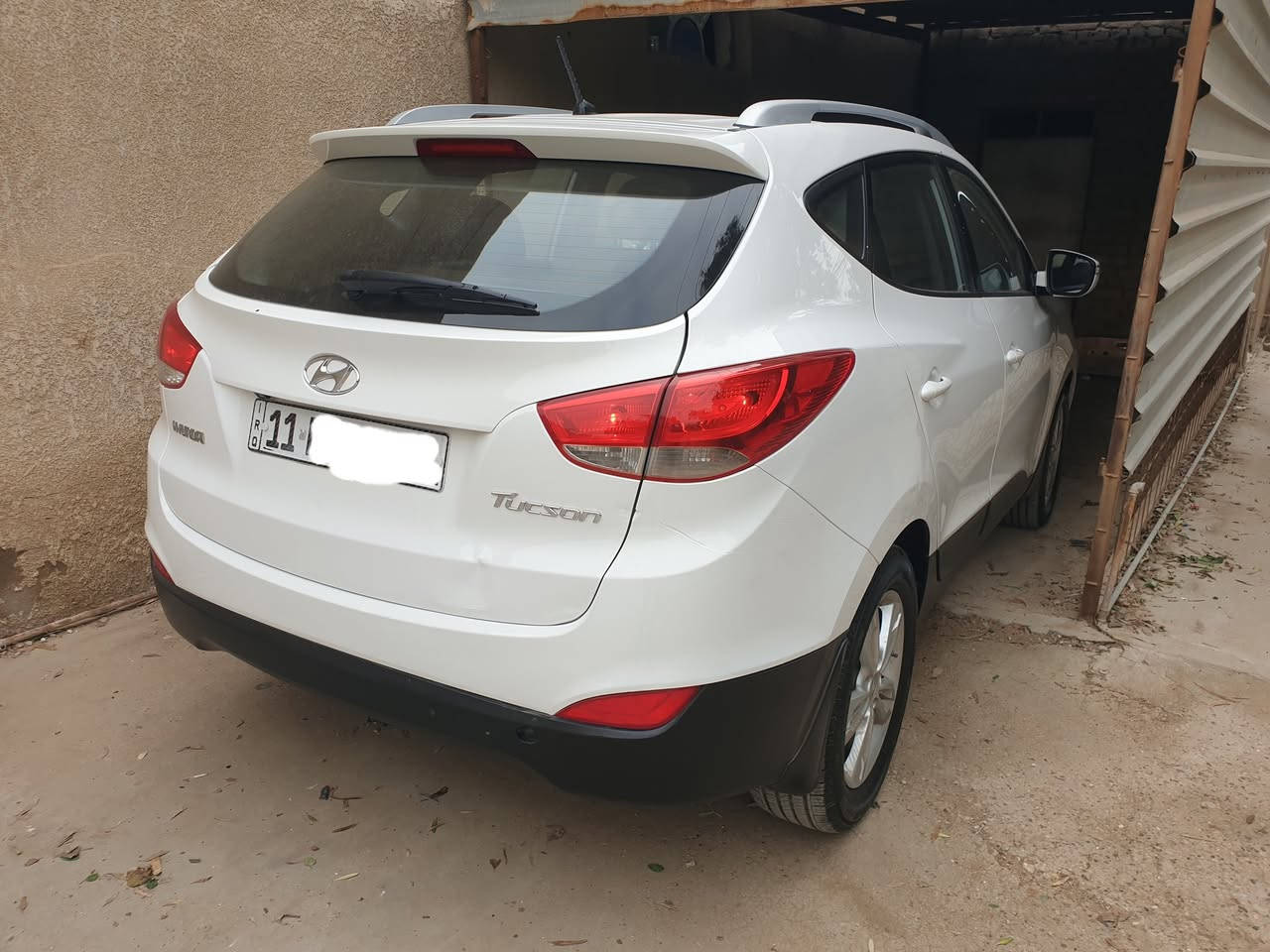 السلام عليكم  ...
توسان 2013 خليجي بأسمي رقم بغداد دولي 

مكفوله من الصبغ والتبديل بيها بارد قليل ممبين 

سياره جديده جدآ ماشيه 93.600 كم

الكشنات مدوشمه جلد درجه اولئ والارضيه جلد 

 السياره علئ وضع الشركة ... كلشي بيها بلادي

السعر 155$ مكان السياره بغداد ابو غريب حي الرساله

للاستفسار *********** متوفر واتساب
