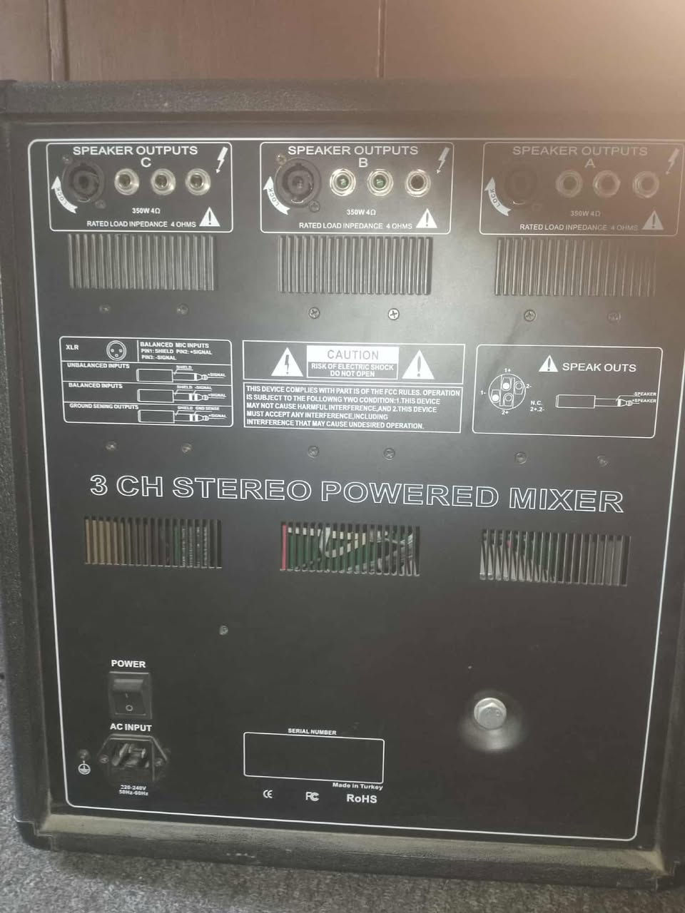 جهاز كامل مع ملحقاتة وايرات ستاندات جهاز نضيف كلش سماعات ما ملفوف ستندر تواصل ***********
