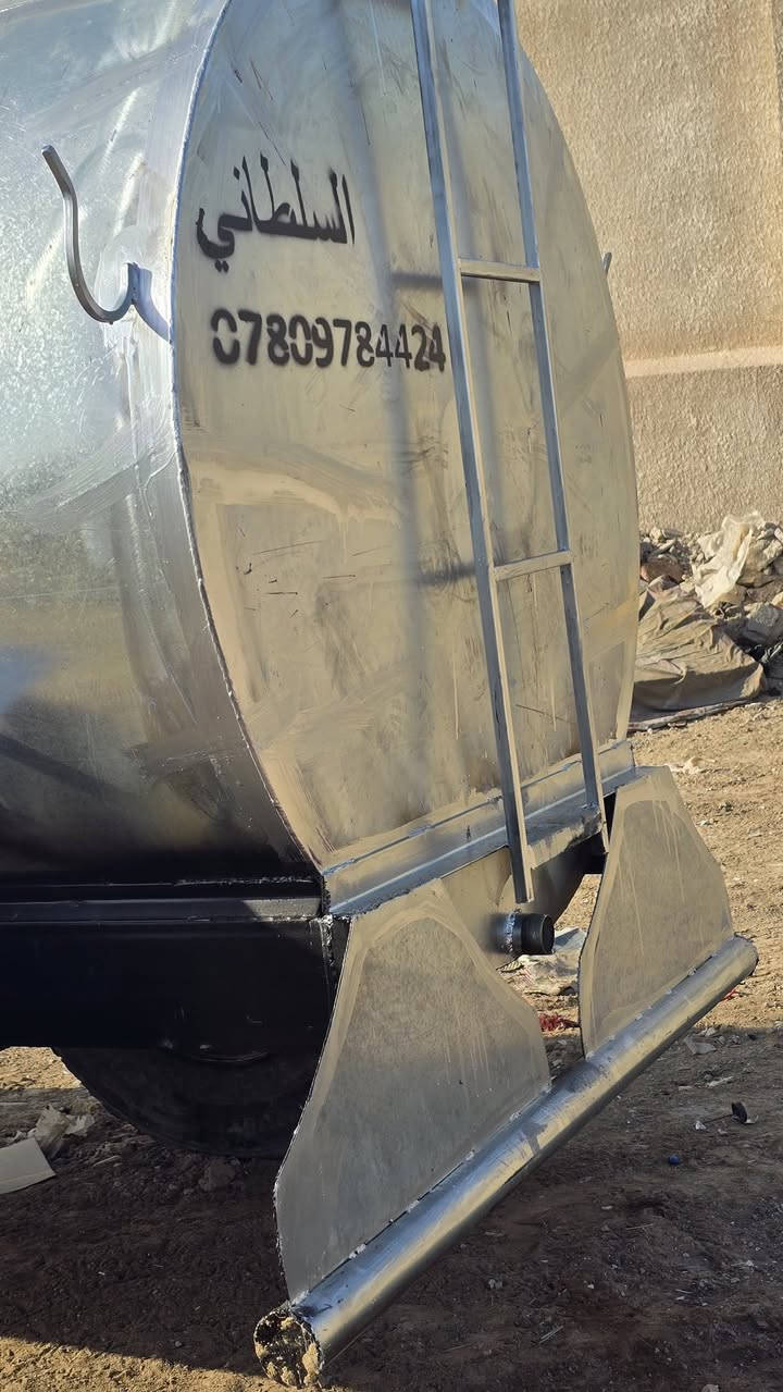 سلام عليكم موجود مقاطير للبيع درجه اولى يوجد حديد ومقلون سعه ٥٠٠٠لتر شغل الشمال دنكير أوربي تاير ٢٢ونص شركه الشمال العراق بسعار مناسبه جدآ جدآ جدآ ويوجد تانكيات١٠تلاف لتر و٥٠٠٠لتر مغلون ***********٠     ***********
