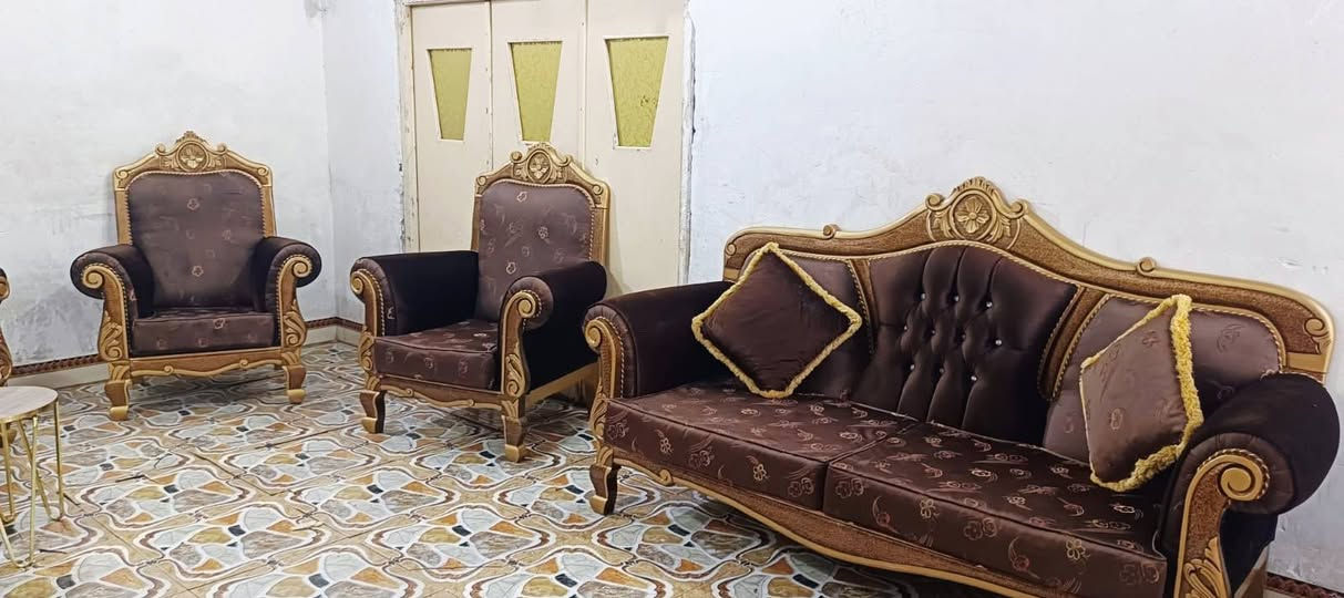 تخم زان تركي درجه اوله ستعمال قليل 10 مقاعد قليل نضيف جدن اسعر 375 اي ضرر مابي *********** لعنوان كربلاء بدايت امن اداخلي + كوشات يوجد توصيل
