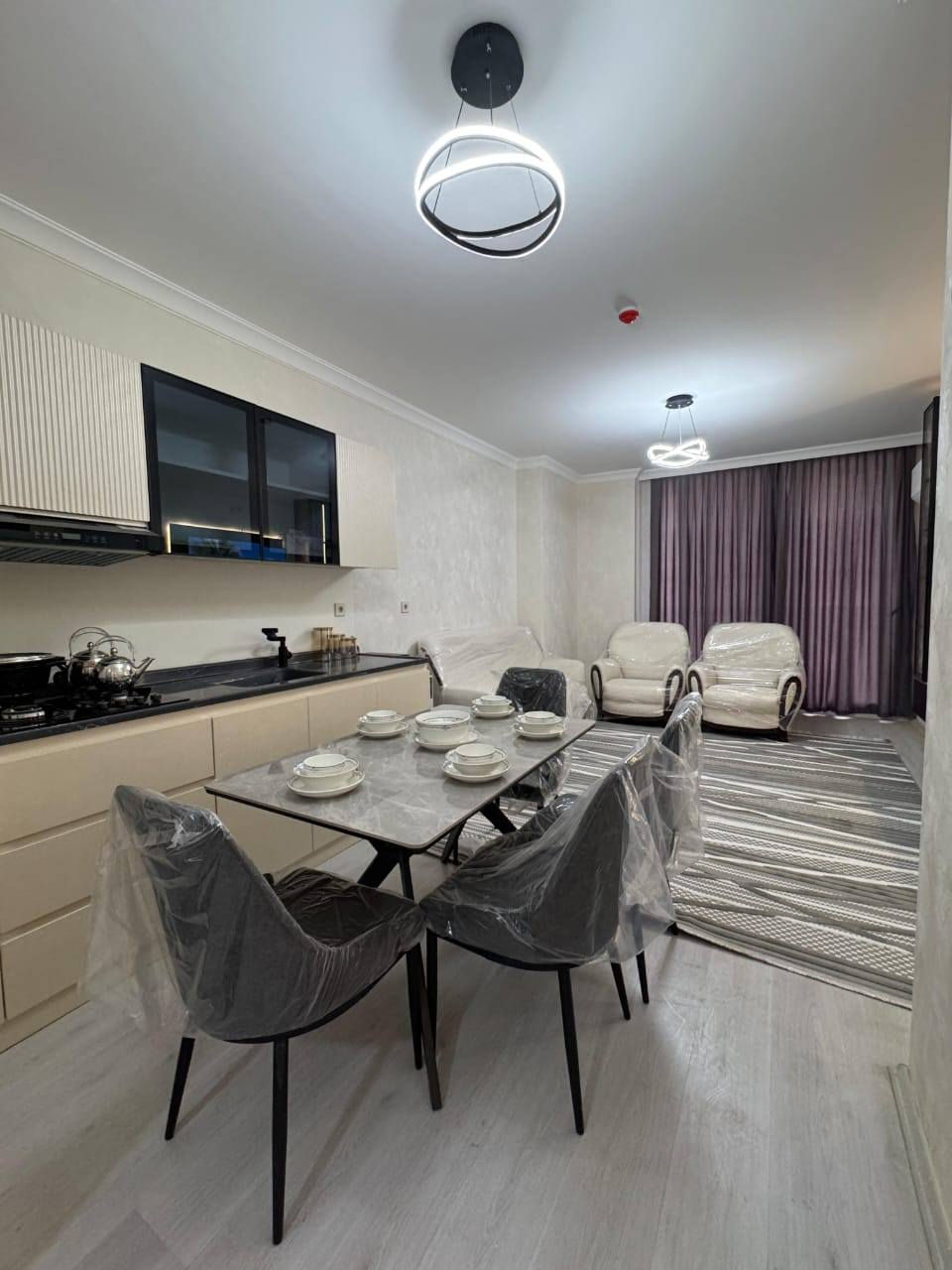 ▪️شقة  مؤثثة  للأيجار ▪️
في مجمع لالاف ايربورت ڤيو / بين امباير والمطار

-مساحة 80م

غرفة نوم

صاله

-مطبخ

-صحيات

-واجهة داخلية

-طابق 4

للاستفسار اكثر اتصل على الرقم ***********
