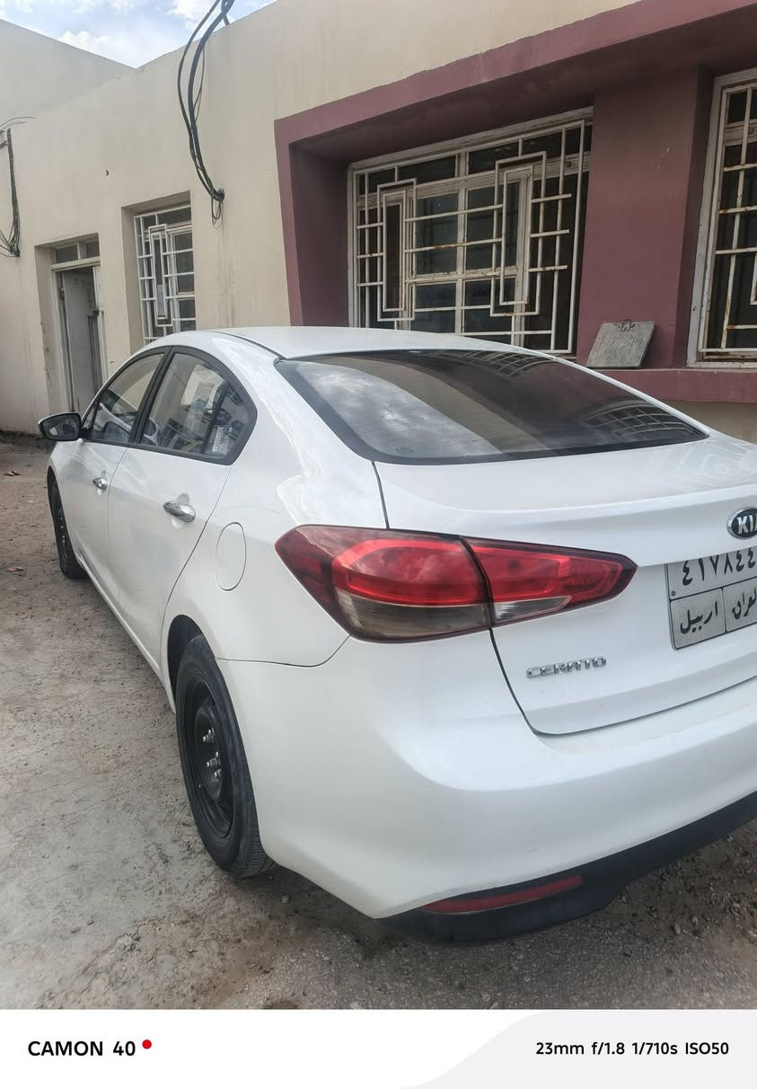 سيراتو 2017
مكفولة ما عدا هلال الجاملغ الخلفي بيه رشة صبغ
تبريد +مكينة+ كير خير من الله ممتاز 
السعر 126 وبيه مجال 
***********
