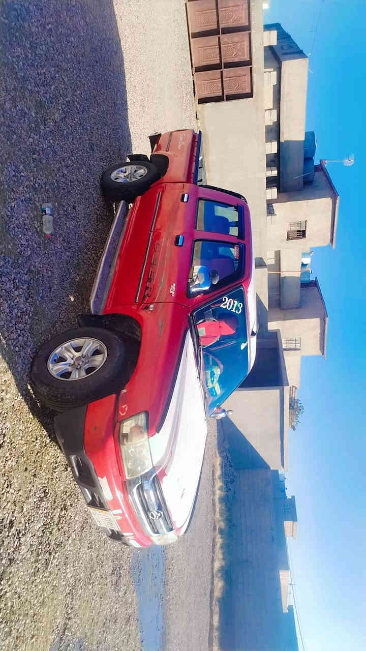 السلام عليكم ورحمه الله وبركاته 👇👇
دير موديل 2013 
كير محرك شرط لاصرف ولابخار 
رقم صلاح الدين مشروع وطني تحويل ثاني يوم 
دفتر بانزين 
كهربائيات كلها شغاله 
تايرات 4 كلهن جدد 
معا اسبير جديد 
دوشمه جديده 
السياره احلئ الصور 
مالت بيت تفيد الجناني 

والاستفسار الاتصال ع الرقم 
***********
*********** 
والخاص مفتوح مكان الحويجه قريه حوض سته
