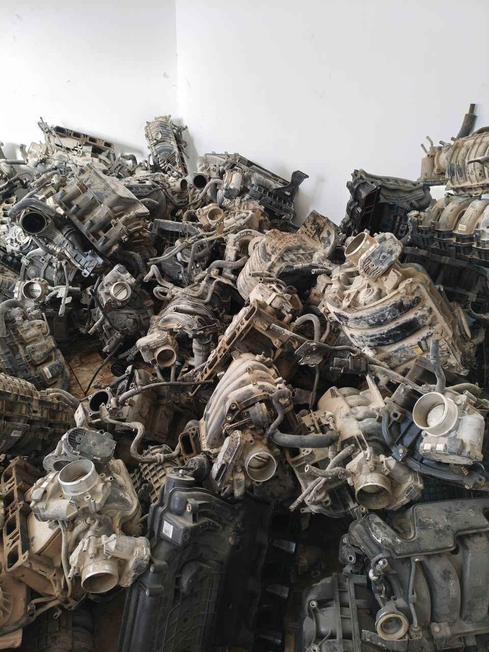 سلام عليكم شباب غراض كوري /جويتر اكسنت مضلع +ريو سيراتو النترا /بخاخات محرك 1600+1800/سلف و دينما و فيش انواع السيارات الكوريه /كتفات /ضفيره محرك اوبتيما 2010+النتره 2009+2010+2011/سوناتا 2010+2012/مراوح كاف انواع السيارات الكوريه /قاعده فيوزات داخليه اوبتيما مضلع +النتره +سيراتو +سوناتا +سبورتيج       /الاستفسار اتصال على رقم /***********/***********🤝🤍
