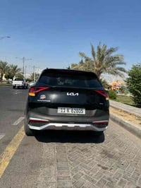 سبورتج هايبرد 2023 حادث السياره فقط حافه البنيد ومصلح ع كدها السياره ل...