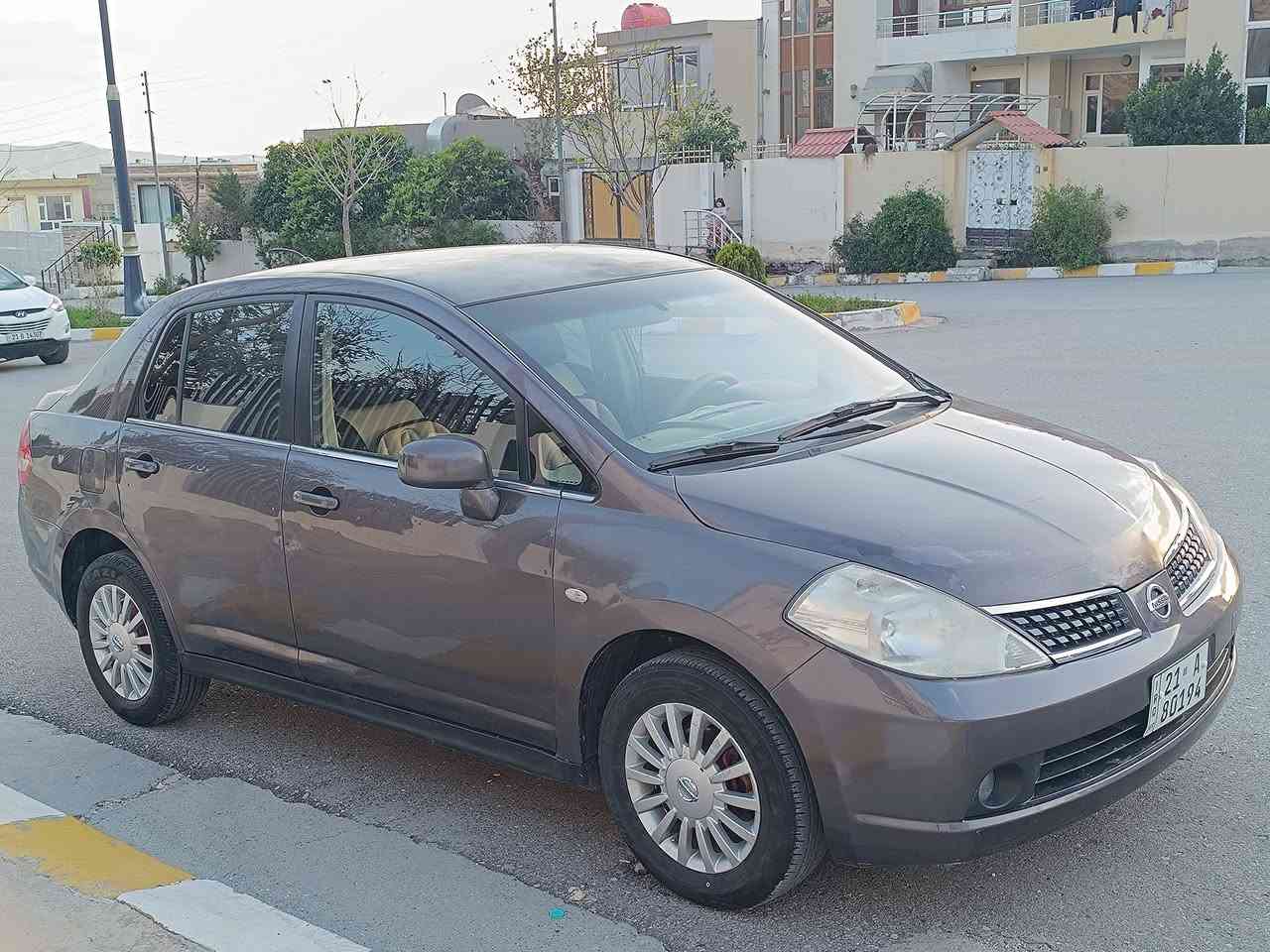 نیسان تیدا 2008
سەنەوی ژینگەی تا2031 تازەیە
هەزەی تازەیە
گێرومەکینە بەشەرت مەکینە 16 مەرغوب
 پێنج پارچەو پەڵەیە بۆیاخی هەیە بێ ناوگرتن 
دوو جوت تایەی تازەی لەسەرە لۆکە
پێنج ویل کەپ 
ساردوو گەرم بەشەرت 
تەقەو ڕەقەی نییە
پێشی تازە داگیریاوە چرکەی تیا نیە
تندو تۆڵە گێێڕ عادیە
حاسەیە
بەشەرتی تەحویل
*********** watsapp
*********** viber
قوفڵی 65 گەڵا
