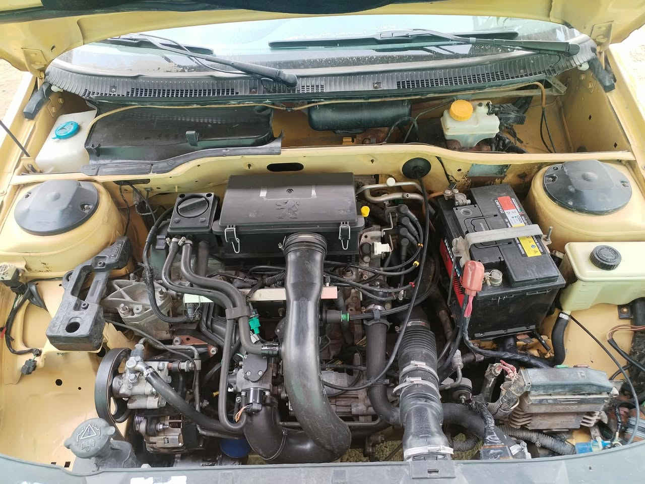 السلام عليكم بيجو بارس موديل2015 سياره مكفوله كفاله عامه من عده هلال واحد بي صبغ سنويه جديده هزه جديده رقم بغداد بسمي مكان سياره واسط النعمانيه السعر ٤٩(***********)***********
