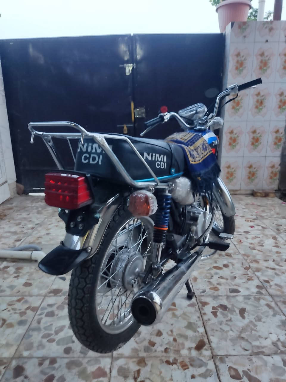 سلام عليكم نامة متياز اوراق سكنر بلادي مالعوب بيهة صارلهة من طالعة من المعرض شهر الاستفسار ***********
المكان بابل حصوة
