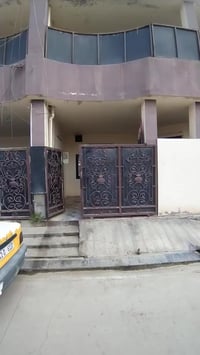 حي العسكري • ١٠٠م • للإيجار