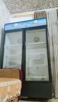ثلاجه للبيع السعر 700رقم الاستفسار 07730124734