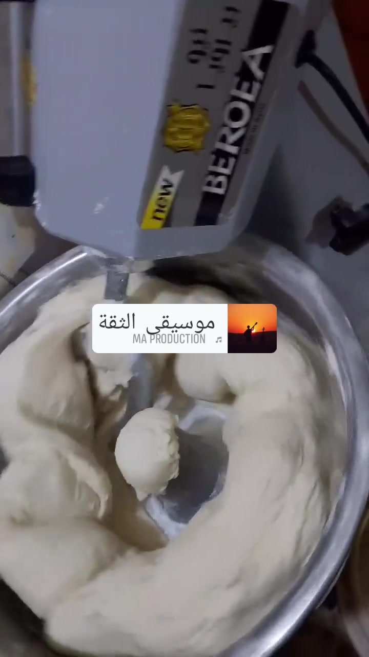 السلام عليكم ورحمة الله وبركاته 
للبيع عجانه جديده استخدام مرتين 
وفتاحة عجين بورك كهربائية استخدام قليل ***********
