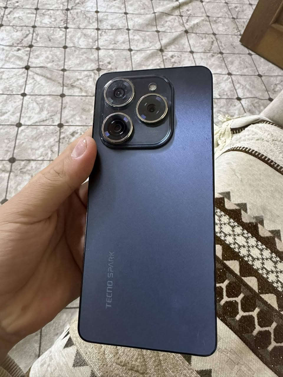 السلام عليكم  تكنو سبارك 20 برو جهاز نضيف مكاني بغداد العبيدي ***********
