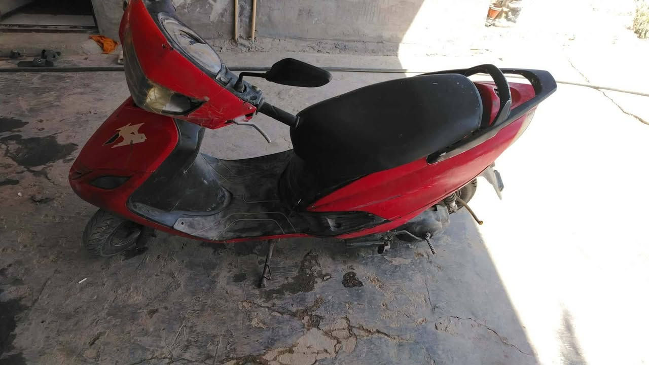 سلام عليكم دراجه ماكس 140للبيع الدراجه خير من الله كامله عوزه شغلات بسيطه سعر 275وبيها مجال مكاني بغداد المحموديه رقمي ***********بيه واتساب الخاص مفتوح
