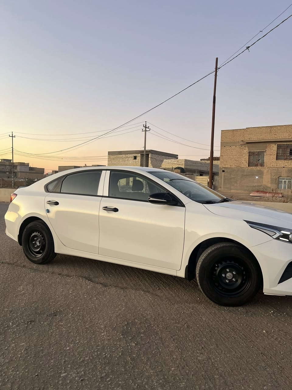 كيا سيراتو 2024 خليجي رقم اربيل
نص فول مكينه 2000 دوش سيارة مكفوله كفاله عامه 
تبريد قطعتين حساسات خلفيه داخل لونين بلاجكتور 
ماشيه 57 الف سياره نظيفة على ايد وحده مال جناي ما متعوبه مكان السياره بابل / حله 
للاستفسار الاتصال على الرقم. ***********
