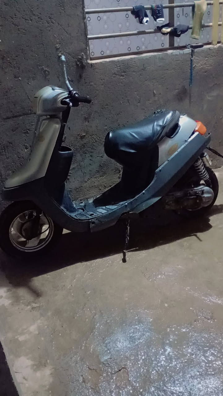 سلاام عليكم دراجه لبيع موديل ٢٠٠٣ بلااد مكينته ما مفتوحه نضيفه السعر خاص كهربائيات شغاله دراجه نضيفه  اليحب يتصل عل هذه الرقم ***********♥***********
