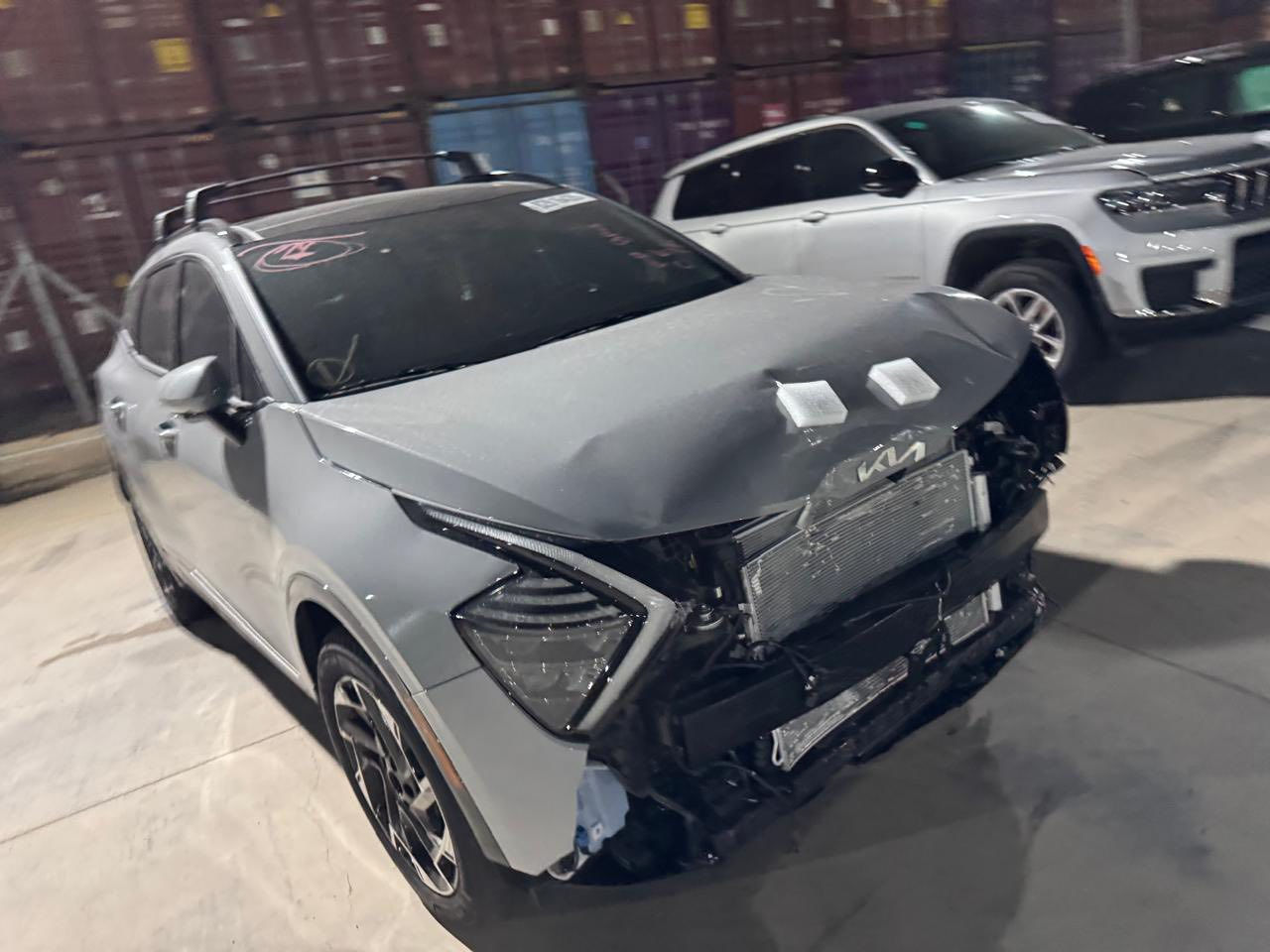 سبورتج 2025 
SX Prestige اعلى فئه فل للأخير 
ماشيه 4 الالف
بدون ارباك 
بدون اي تبديل 
بدون رقم 
سيارة حتى شخط مابيها 
صبغ نصف البنيد فقط 
راديترات غاز ماء ع وضع الشركة 
برغي ممفتوح بيها حتى تصوير السمكري عندي

هاتف ***********
