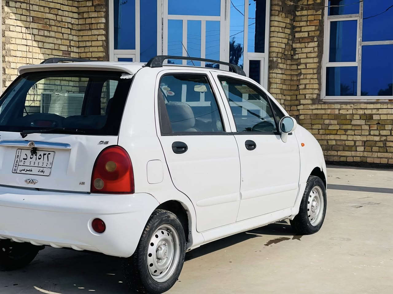 سلام عليكم 
كيو. كيو 2008  بدون صبغ بلادية  بس بيهة طخات بصيطة
سيارة حلوة وجديدة بيهة صوت بل مكينة بصيط بدون تنقيص 
ولا تبخير كير جديد صدر تخم تاير كهربايات كلهة شغالة 
 تدفة تبريد شغال كير اوتو ماتيك سنوية. جديددة لل28 
 مكاني بغداد سعر 24 وبيها  مجال التصال 
(***********)
