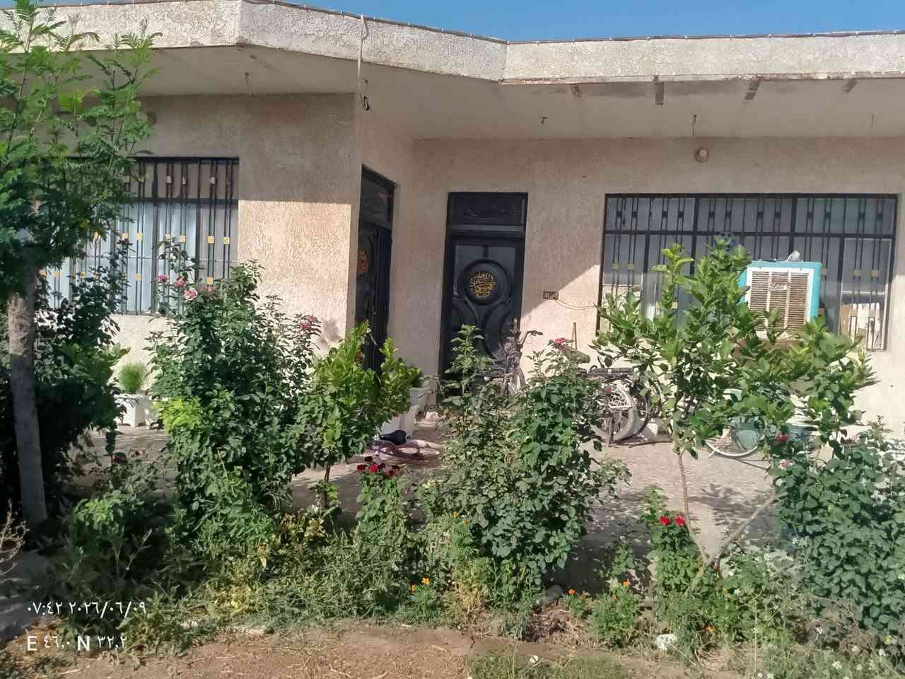 دار مع بستان للبيع المساحة نصف دونم العنوان قضاء الحي الكراده الشارع الحولي  للاستفسار الاتصال ***********

