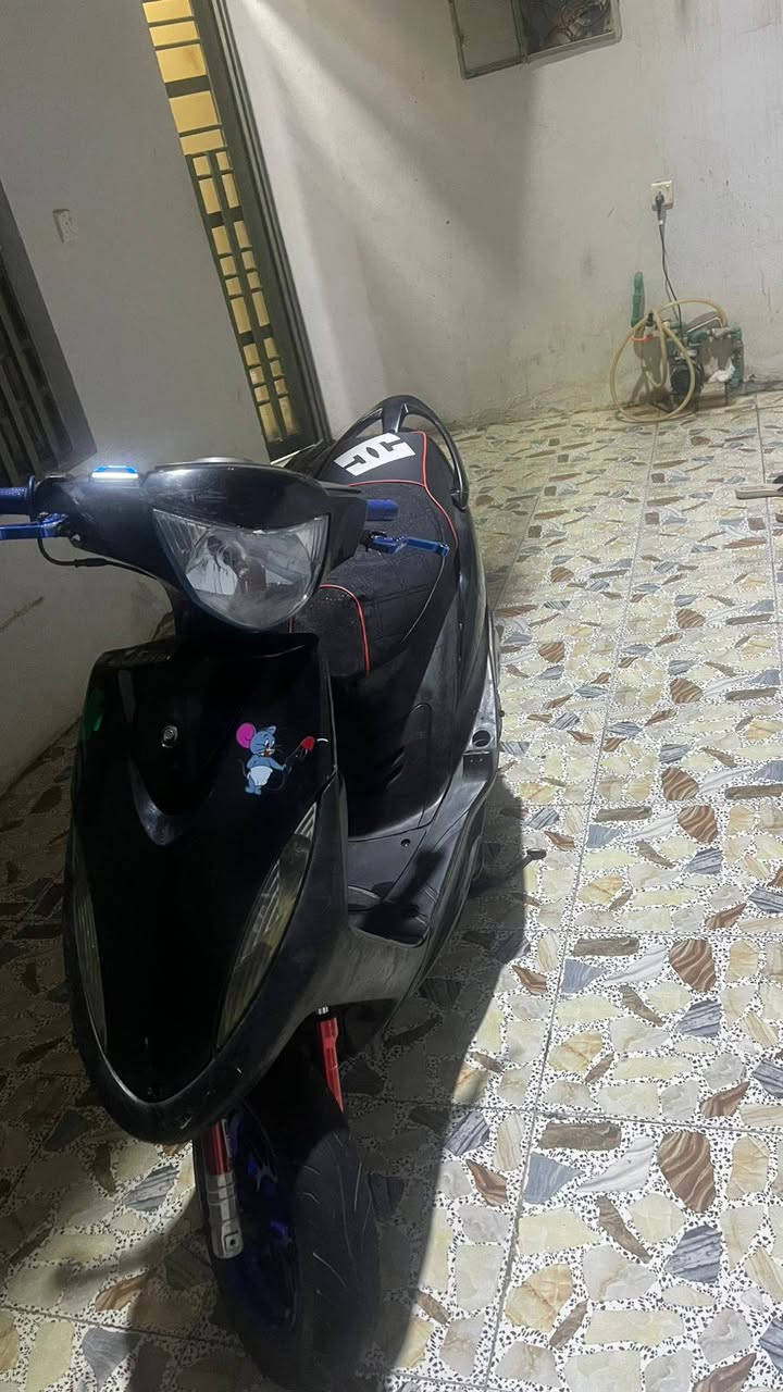 سلام عليكم دراجه ماكي عدلة بلادي ٥٩ بيهة تزويد ويالة صدر  يدات بريك بانزين كشن جديد ما ناقصة شي كهربائيات كاملة 
السعر ٤٥٠ او مراوس بعدلة او فحل حسب القناعة 
مكاني بغداد جزيرة السياحية 
رقم *********** واتساب
