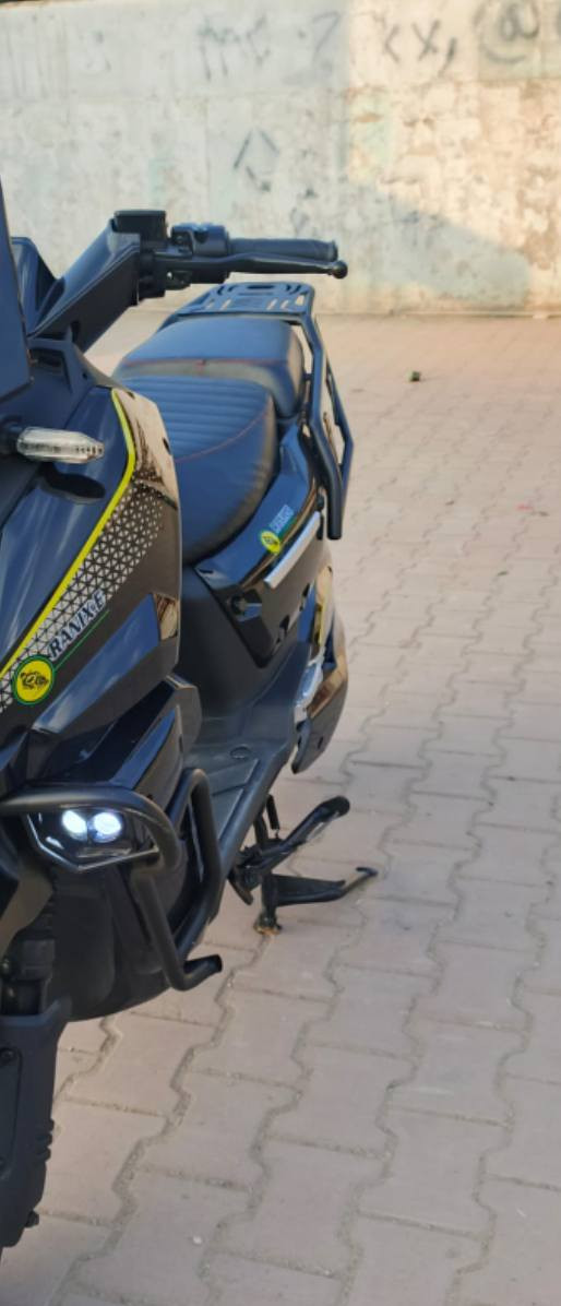 دراجه شحن اباجي 
بطاريه ليثيوم 

بطاريه ليثيوم 
فول مواصفات 
شاشه دجتل
بك خلفي
مثبت سرعه
ثلاث سرعات
دبل رماش
دبل اشاره
لايت LED
دراجه كلش نضيفه بس بيه كسر بل كفر الخلفي البصف التاير موضح بصوره 
مكان الدراجه بغداد المشتل 
الاتصال ***********
غير متواجد على
