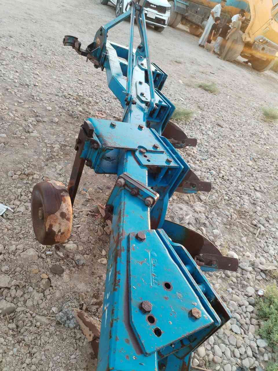 للبيع فدان حجم 16البير رباعي مكفول كفاله عامله المكان واسط العزيزيه لاستفسار اتصل *********** او راسل الصفحه وتدللون

