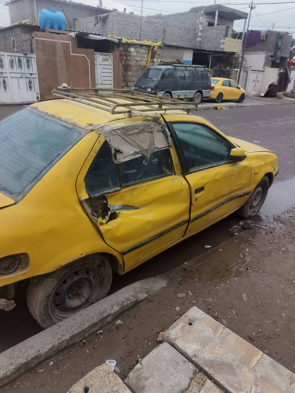 السلام عليكم سياره سمنت للبيع رقم سنويه جديده انتها السنويه لسنة ٢٨مشروع وطني هيه غرامات عليه  موديل ٩ محور مكينه وكير كورله سعر ١٦ ورقه العنوان بغداد الشعب حي الجزائر  ممتواجد على الفيس رقم الموبايل ***********
