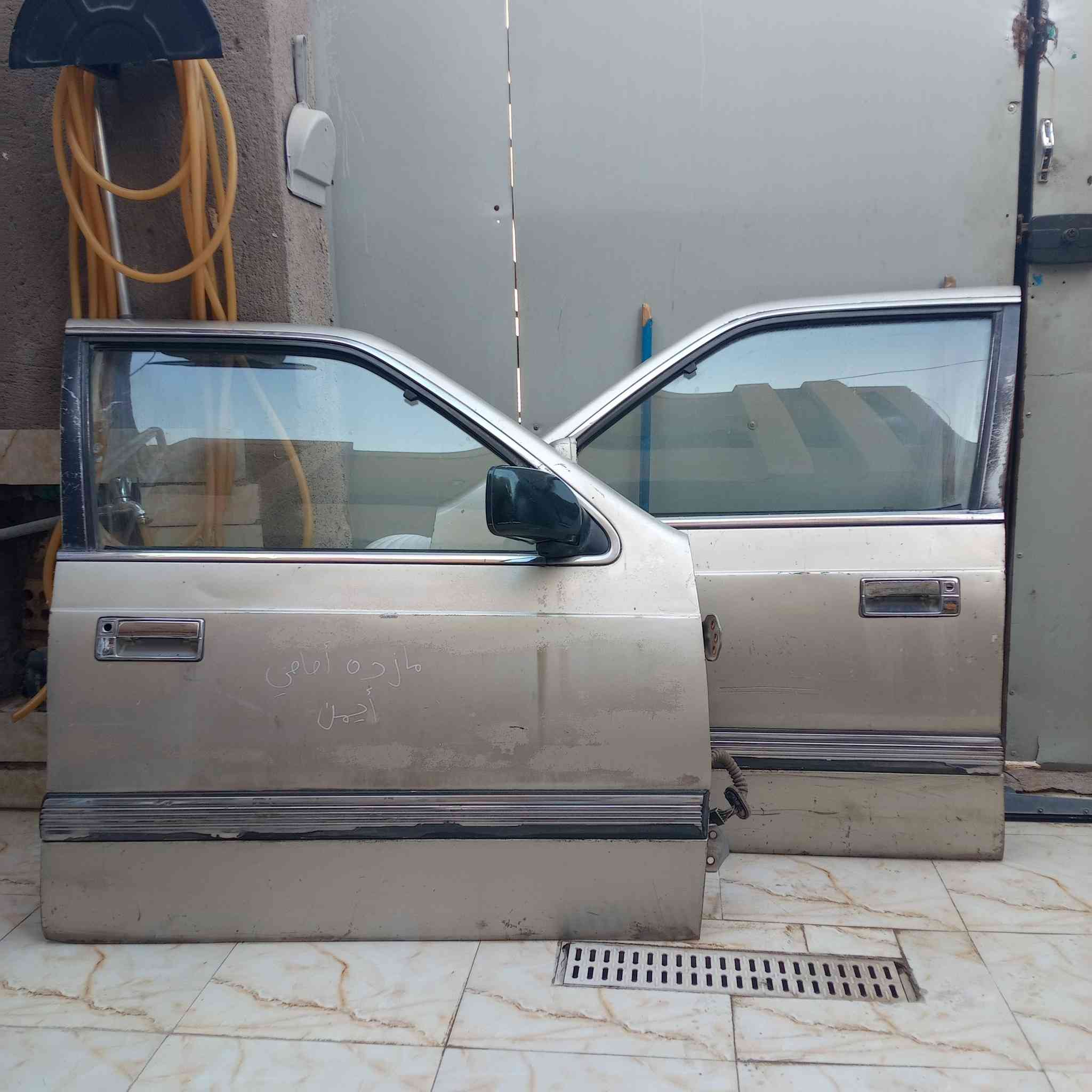 قطع مازدا 929 وبعد موجوده اغراض للبيع ***********
