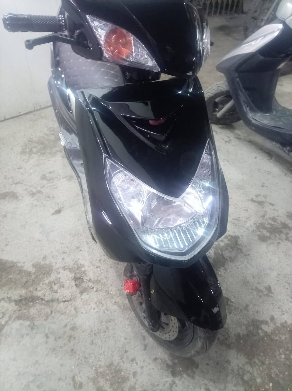 سلام عليكم سكنس فحل ياباني لبيع
كفرات تايوان درجه الأول اي نقص مابيه
معروضه. مليوان بيه مجال حك جيه
***********
