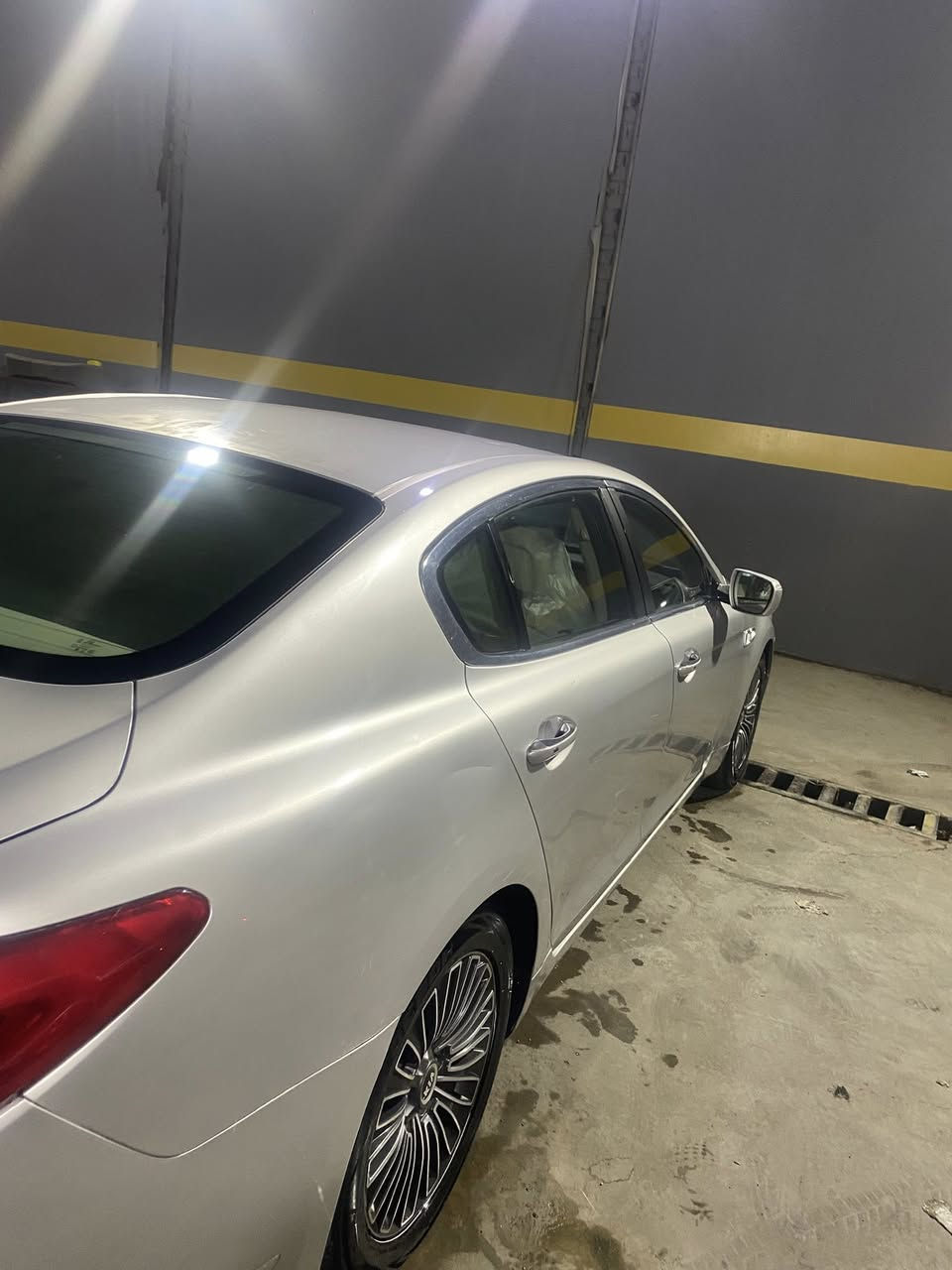 السلام عليكم كوريس موديل 2013 السياره وارد خليجي فول vip السياره 6 سلندر المرغوب بيها قطعتين صبغ للبيع او لمراوس السعر 150
*********** 
***********
