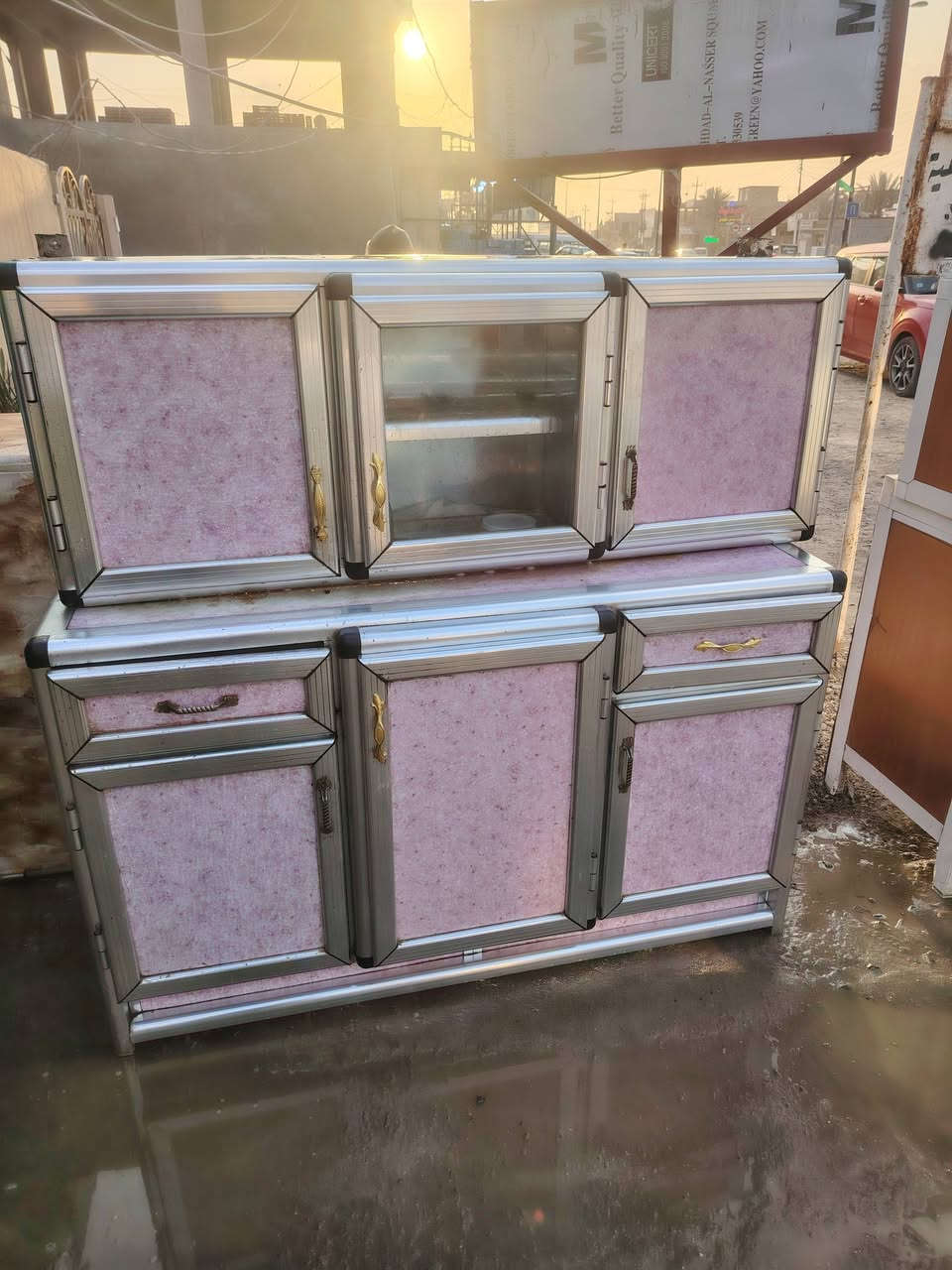 سلام عليكم غراض للبيع كلمن وسعر تعال وبيك خير وتدلل ويرهم مراوس بكلشي المكان حله ورديه خارج قرب مستشفى الكفيل *********** وأيضا نشتري كافة الغراض
