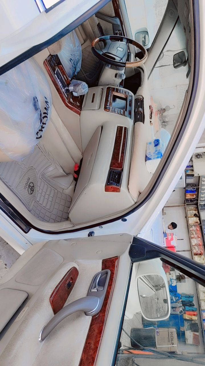 ملكة موديل ٩٩بسمي ابيضّ لؤلؤي فول عدا الفتحه سنويه تنهي ٢٠٣٠
كشنات كهرباهي 
تبريد امامي وخلفي وثلاجه تبريده ثلج 
تخم تاير 
مكينه فيشه وبطل شاده بيدي هيه والكير كلش انظاف سياره مال جناي حلوه 
مري شفط .سعر 130وبيها مجال 
اكثر ستفسار اتصل ***********
