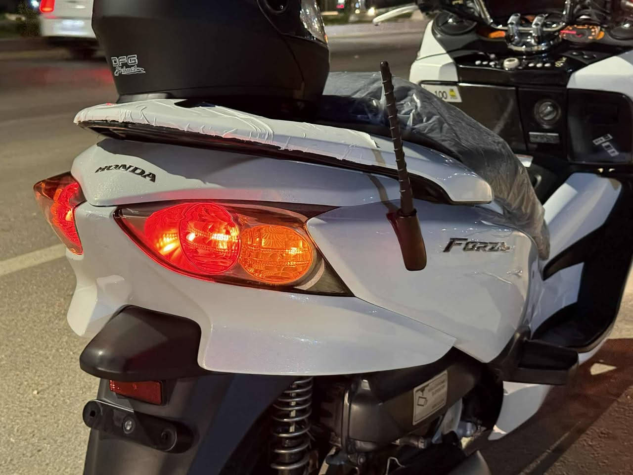 #تـــحفــه_فــنـيـه #رمبه
 فورزه اسفن  صفر 10 جديده لوك  وكاله   نظافة  لون مميز ابيض صدفي   المواصفات 

7 كير 4 تحويلات 

مسجل راديو 📻 بلاد 
اريل 
اوكس موبايل 📱 
  رقم 📱 ***********
ذي قار قضاء الدواية
