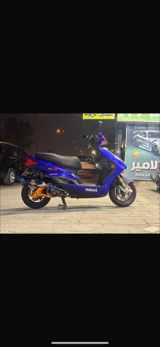 سلام عليكم سكنس فحل للبيع فول تزويد للاخير مابيها قطعه بلاديه وكل قطعها اصليه ومميزه الدراجه حته براغيها كلها مزوده مابيها برغي بلادي مكينه SMRT الدراجه مفوله للاخير وبيها قطع كاربون فايبر وراديتر دهن وكلها رياضيه مابيها شي بلادي الدراجه ابسط تفاصيلها مزوده والدراجه بيها شوته كاربون فايبر مامصورها الشراي يتصل 
***********
