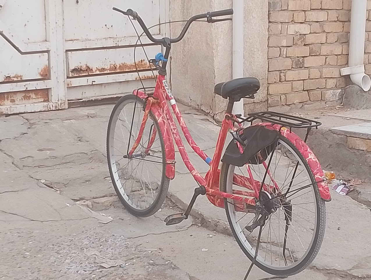 السلام عليكم ورحمه الله وبركاته
صلوات على الحبيب المصطفى عبد الزهراء بايسكل حجم 26 هنا يابان يحكي ويسولف وسعره ببلاش يا بلاش فول نظافه زلق ماي سعره 155 وبي مجال ابو الخدمه ومكاني ميسان حي الحسين  للتواصل على الرقم ***********. وتدلوون
