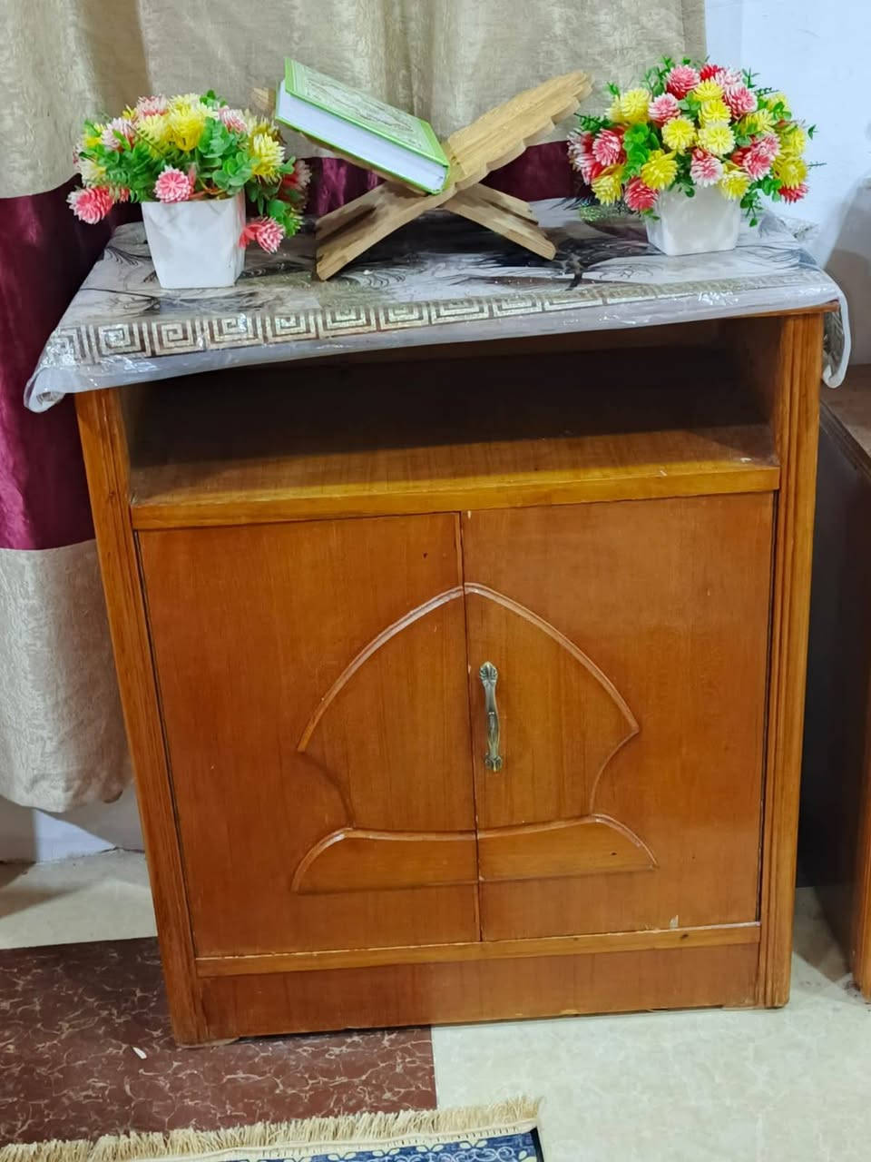 السلام عليكم غرفة نوم نضيفه كلش مابيهه اي شي اخت الجديده كلهه صاج ثقيل سبب البيع الغرفه جبيره المكان الاصمعي قرب جامع السهلاني السعر مليون ونص الاتصال على الرقم ***********
