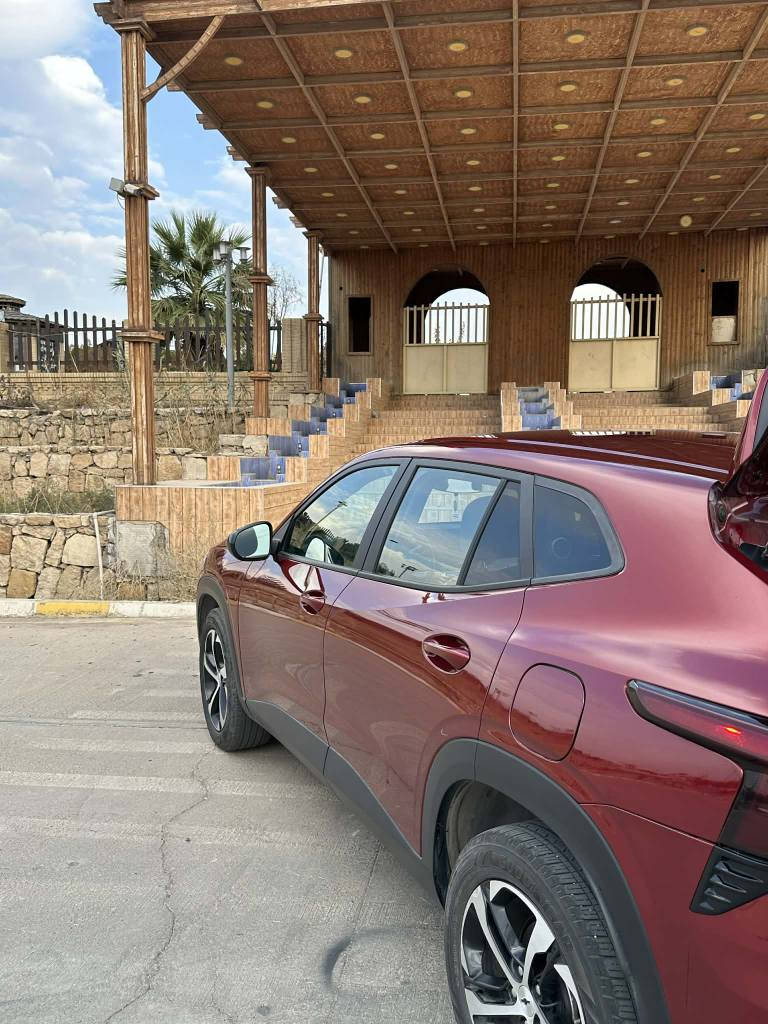 شۆفرلێت تراکس 2024 – فوول مواسەفات تەنها سڵاید (فەتحە) نییە
​مۆدێل: 2024
​جۆر (فئة): RS
​لێدرانی زۆر سووکی هەیە، بێ ئێرباگ. تەنها بۆنیتی بۆیاخە و ژوورەوەی هیچی پێوە نییە.
​ژمارە: هەولێر – بەناوی خۆمەوەیە، وەکالەت و تەحویلکردن بەشەرت
​ڕۆیشتوو: 37 هەزار میل.
​بزوێنەر: 3 پستۆن، 1.2 تۆربۆ (مەرغوب).
​گێڕ: ئۆتۆماتیک 6 نمرە ATF (مەرغوب).
​سووتەمەنی: بەنزینی ئاسایی (ئۆکتان 87).
​سحب و عەزمی ئۆتۆمبێلەکە زۆر بەهێزە و لە هەمان کاتدا زۆر ئابوورییە لە سەرفکردنی بەنزیندا.
​ڕادار و تەحیدید سورعە.
​دیاریکردنی ڕێگا (Lane Assist).
​ئیشپێکردن لە دوورەوە (Remote Start).
​سیستەمی پاشکەوتکردنی سووتەمەنی (Auto Start/Stop).
​برێکی ئۆتۆماتیک (Auto Brake).
​حەساسی لایت (Auto Light).
​گەرمکەرەوەی کوشن و گەرمکەرەوەی سوکان.
​هاندبرێکی کارەبایی.
​ئەپڵ کارپلەی و ئەندرۆید ئۆتۆ (بێ تەل - Wireless).
​خاڵی کوێر (Blind Spot) و ئاگادارکردنەوەی پێکدادان لە پێشەوە.
​ئاگادارکردنەوەی پیادە.
​سوکان کارەبا: زۆر سووکە لە ناو شار و زۆر جێگیرە لەسەر ڕێگای خێرا.
​سیستەمی دژە خلیسک (Traction Control).
​ABS + EBD.
​ئاوێنەی لایەکان ئیشارەتدار.
​کامێرای دواوەی HD لەگەڵ هێڵی جوڵاو.
​کۆنترۆڵی تەواوی سوکان.
​تێبینی کۆتایی: ئۆتۆمبێلەکە وارد ئەمریکایە، یەک دەستە لای خۆمان بووە. بێ کێشە و بێ عەیبە بە شەرت.
​نرخ: 136 وەرەقە و کەمێک مەجالی تێدایە.
​شوێن: کەرکووک (دەتوانم بێم بۆ هەولێریش).
​ژمارەی مۆبایل: 0️⃣7️⃣7️⃣3️⃣8️⃣3️⃣5️⃣4️⃣7️⃣6️⃣9️⃣
***********
*********** كركوك, العراق
