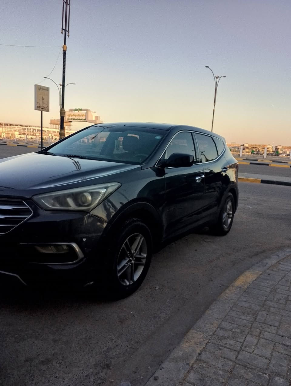 السلام عليكم سنتافي للبيع 2018 وارد امريكي الماكينه 4 سياره شاملق مبدل فقط والباقي كفاله 145 مكاني بصره حيانيه ***********
