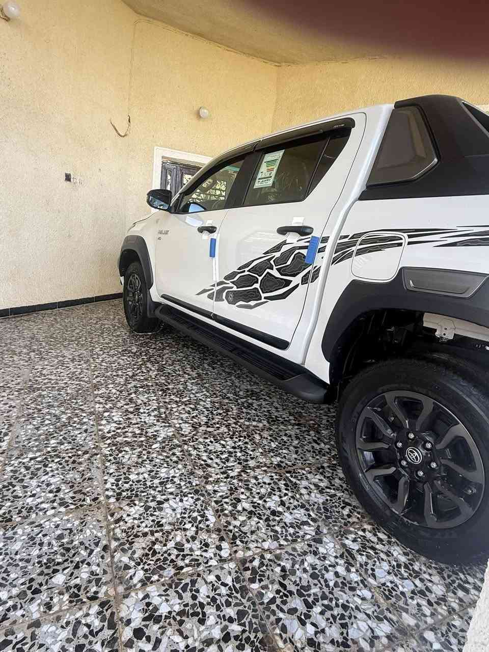 السلام عليكم 
للبيع تيوتا هايلوكس🛻 6 سلندر 
ادفنجر 2023 
كفاله عامه حتى من رصعه او شخط والسونار مرفق مع صور
سعودي دبل سنترلوك
ام المنفاخ
رادارات
كامرات محيطية
رقم اربيل
فول مواصفات للاخير 
٤ كامرات 📸
حساس امامي خلفي 
مري شفط 
قطعتين تبريد ❄️
٦ سماعات 🔊 
شاشة🖥️
بصمة 
باقي المواصفات معروفه 

العنوان بغداد ناحية الرشيد 
***********
